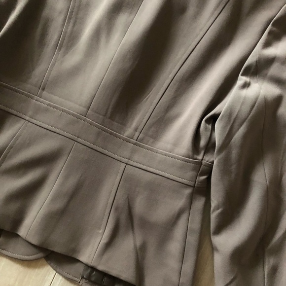 The Limited Safari Military Olive Blazer - Picture 4 of 7